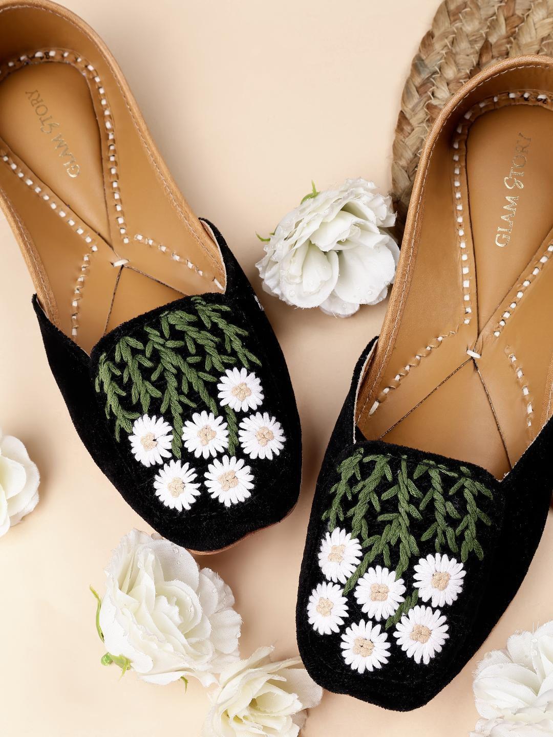 glam story floral embroidered square toe mojaris