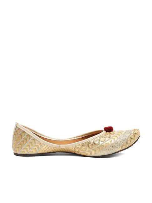 glam story women's white ethnic juttis