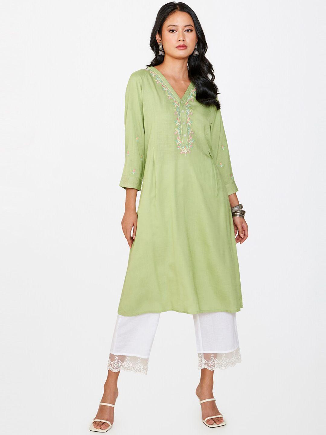 global desi v-neck thread work kurta