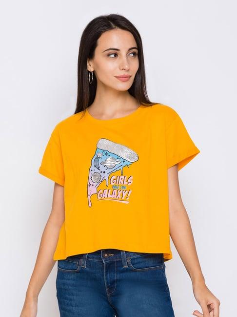 globus mustard graphic print t-shirt