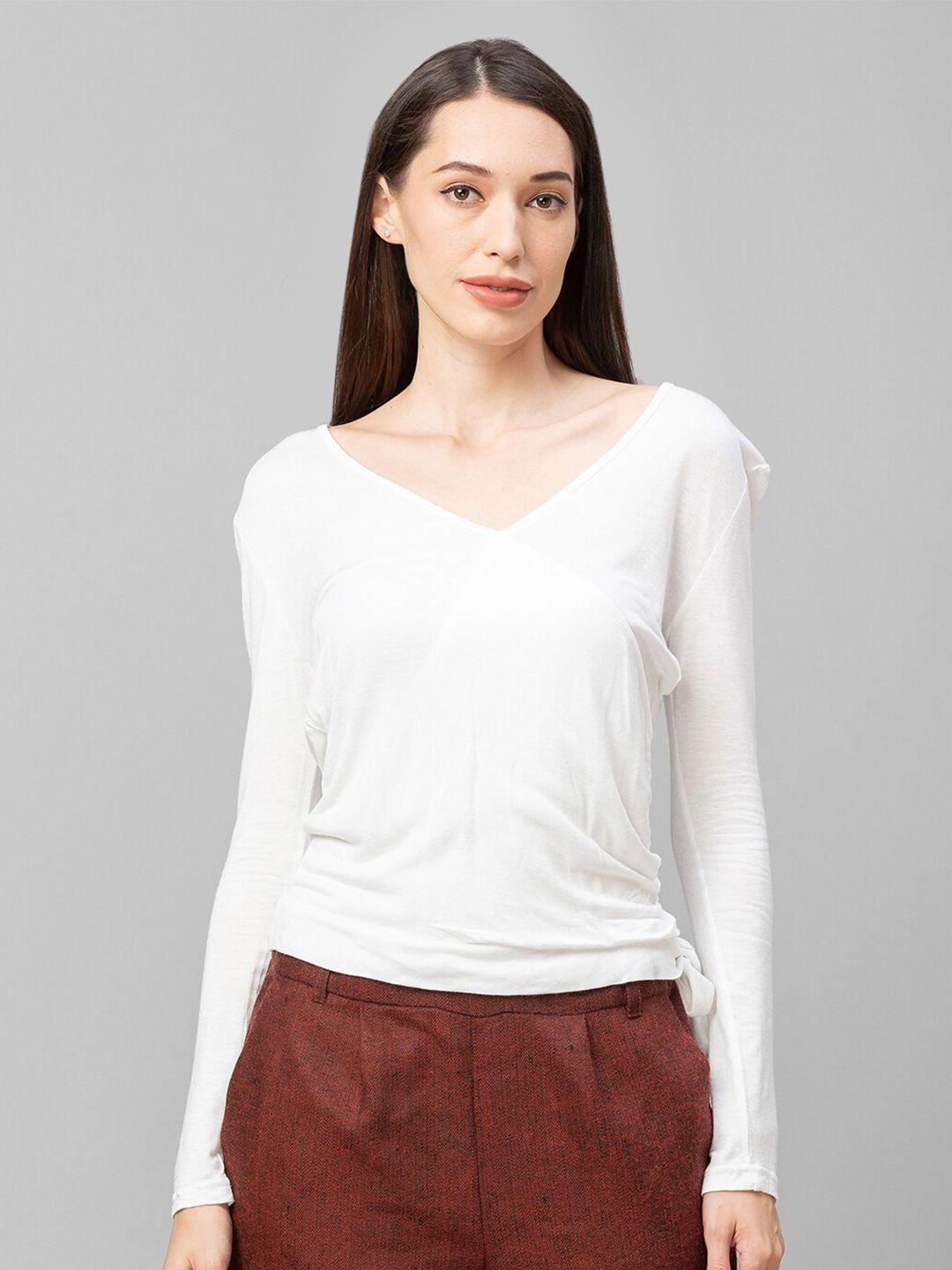 globus off white solid wrap top
