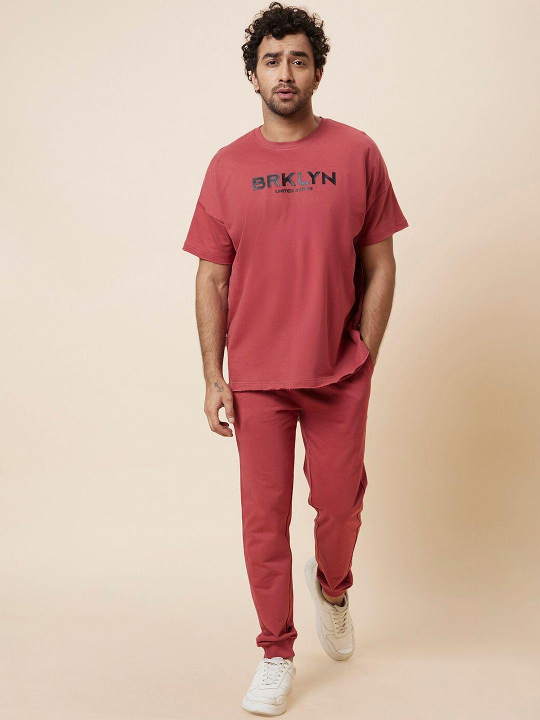 globus rust typography pure cotton t-shirt & joggers
