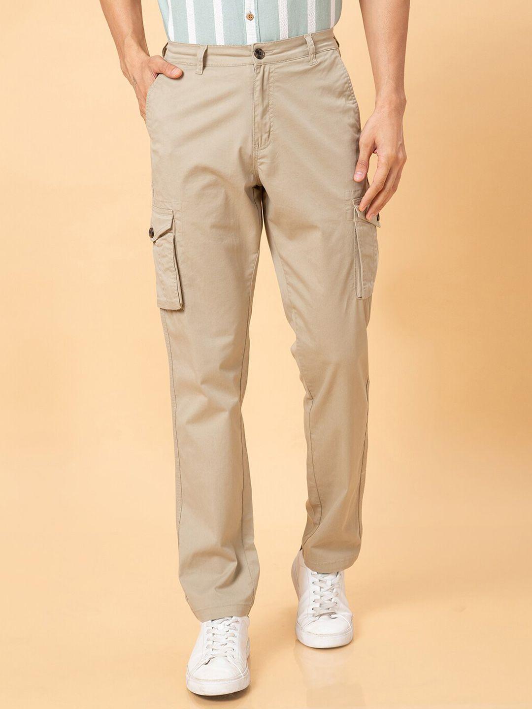 globus men beige mid-rise slim fit cargos pure cotton trousers