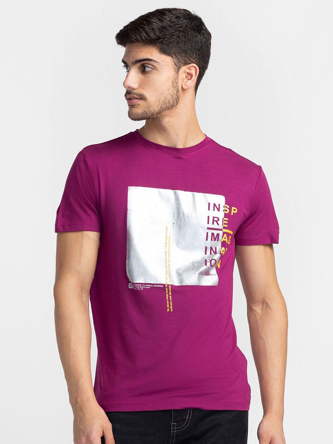 globus men cotton magenta typography printed t-shirt
