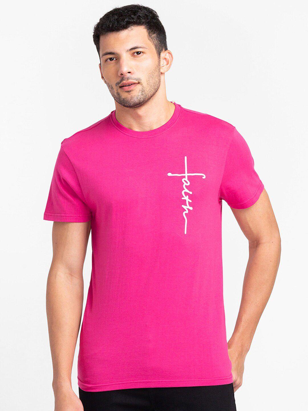 globus men magenta typography t-shirt