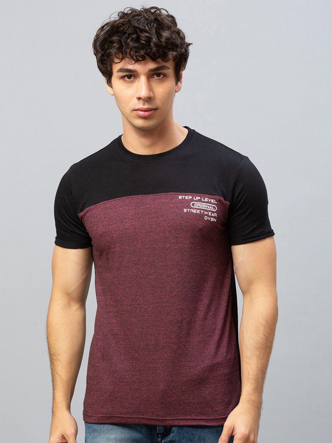 globus men maroon & black colourblocked slim fit t-shirt