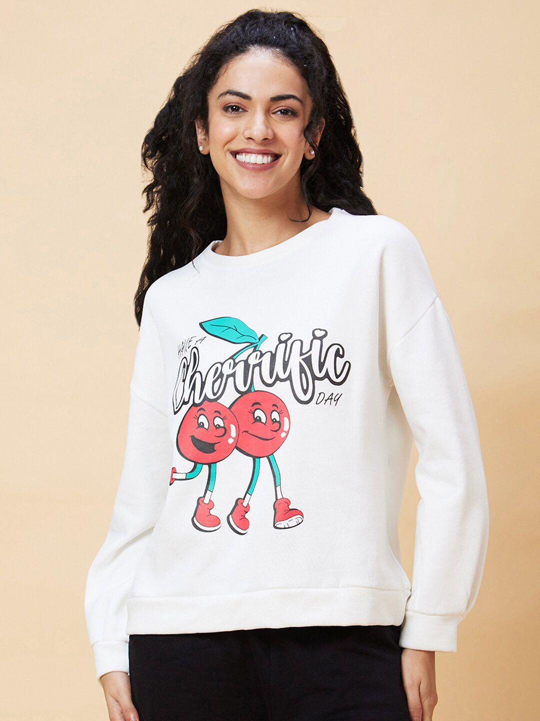 globus white typography printed pullover