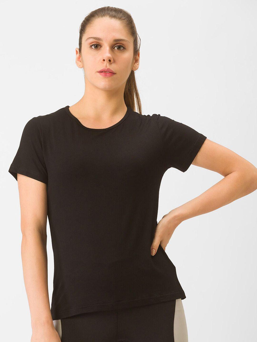 globus women black solid t-shirt