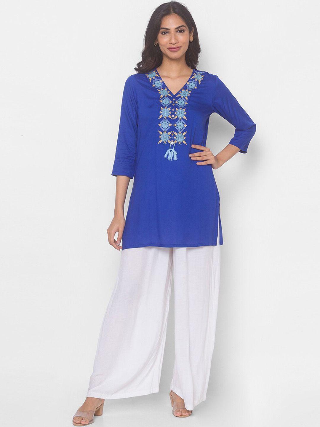 globus women blue embroidered thread work kurta