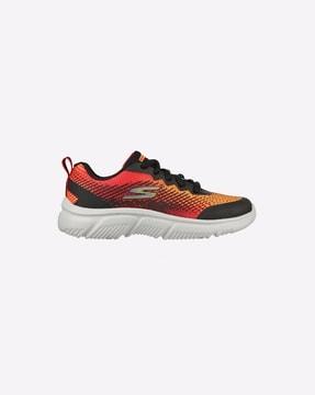 go run 650 printed lace-up shoes