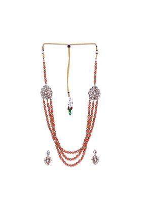 gold plated distinctive jewellery set with beads and kundan