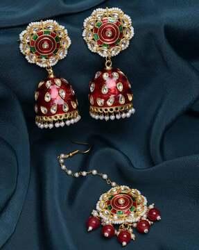 gold-plated kundan-studded mang tikka with earrings