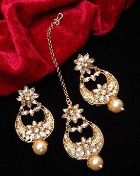 gold-plated kundan-studded mang tikka with earrings