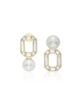 gold-plated lumen perla mismatched drop earrings