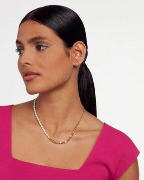 gold-plated necklace with pearls