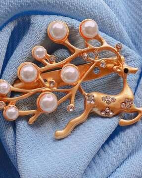 gold-plated pearl-studded brooch