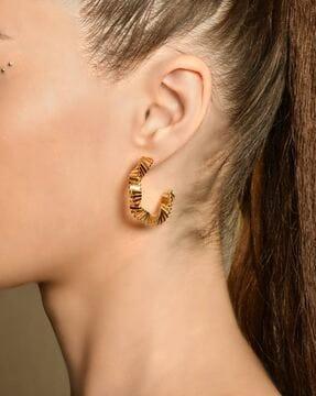 gold-plated spiral line hoop earrings