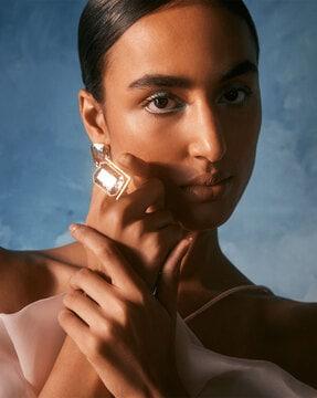 gold-plated stone-studded cocktail ring