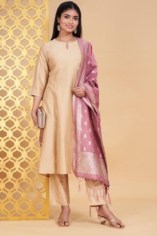 gold solid ethnic 3/4th sleeves round neck women regular fit kurta sets