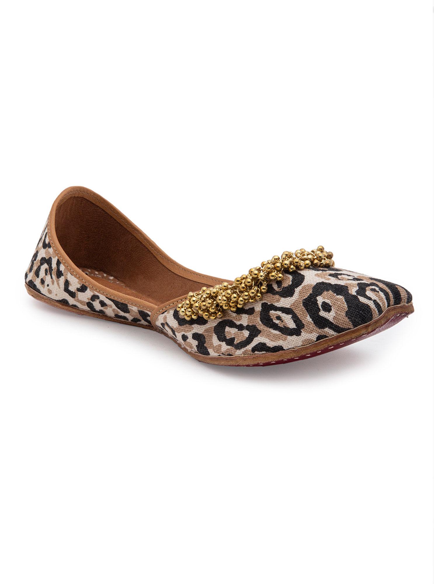 golden gota embroidered juttis