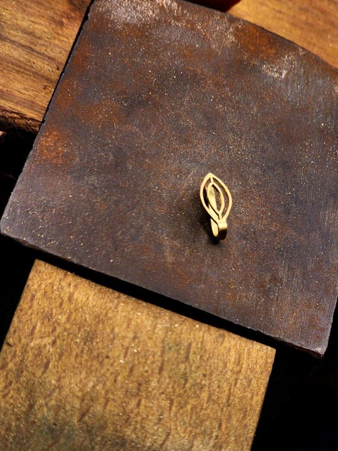 goldnera line art charm brass nosepin
