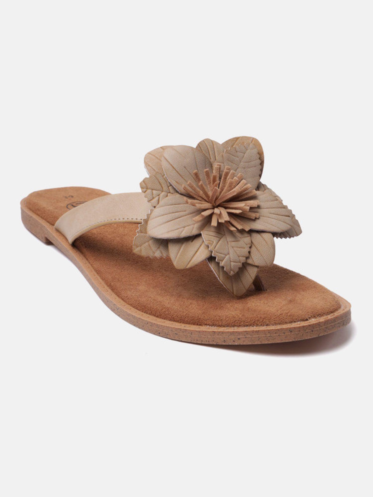 goldy beige womens thongs flats