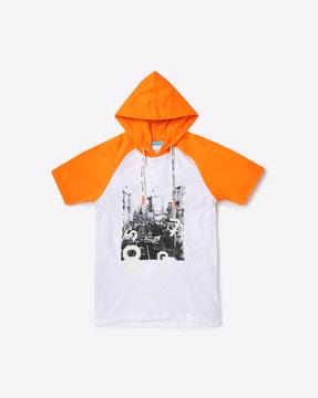 graphic print hooded t-shirt