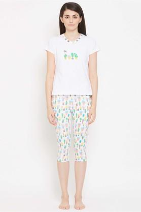 graphic cotton regular fit women's top and capri set - white