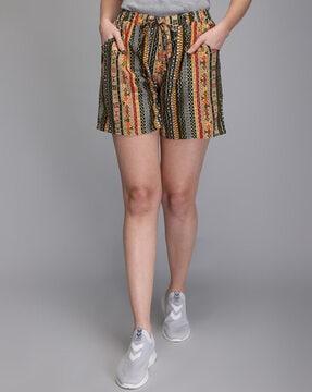 graphic mid-rise shorts