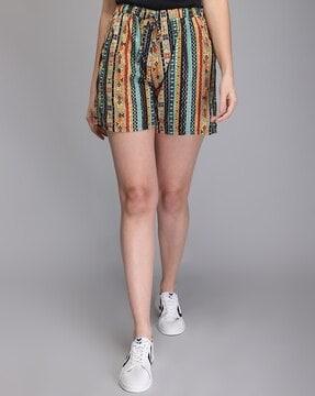 graphic mid-rise shorts