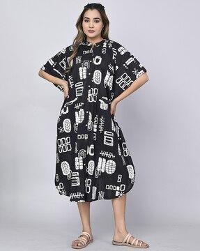 graphic print kaftan with patch pockets