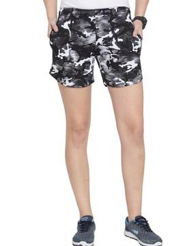 graphic print knee-length shorts