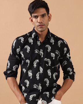 graphic print shirt with spread collar