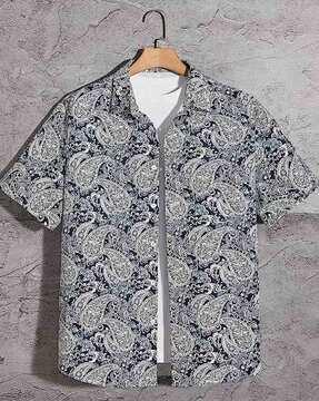 graphic print shirt with spread collar