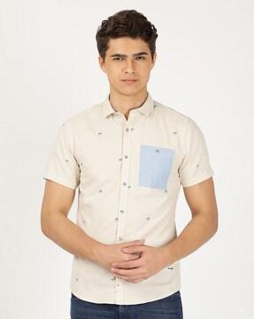 graphic print slim fit shirt with patch pocket