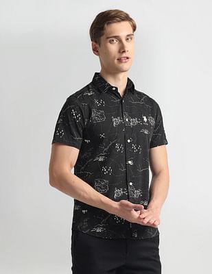 graphic print slim fit shirt