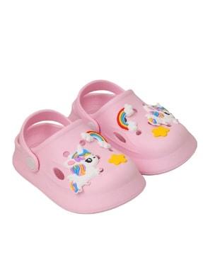 graphic print slip-on clogs with round toes