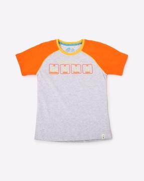 graphic print t-shirt with contrast raglan sleeves
