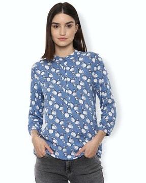 graphic print top with button placket