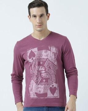 graphic print v- neck t-shirt