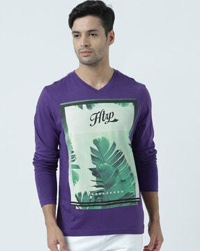 graphic print v-neck t-shirt