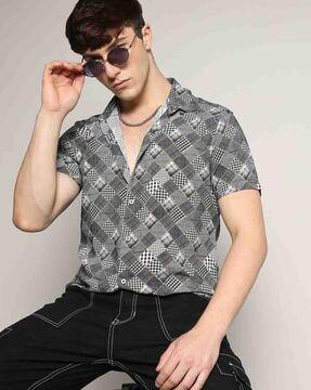 graphic regular fit shirt with spread collar