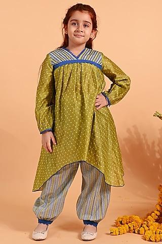green cotton & cotton silk embellished bandhej kurta set for girls
