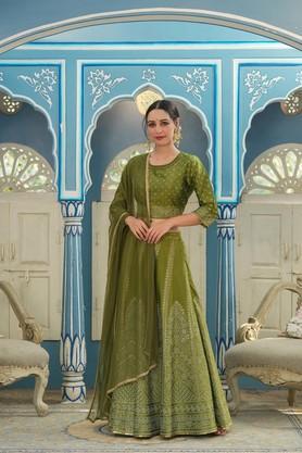 green bandhani printed shantoon slub lehenga choli & net dupatta set. - green