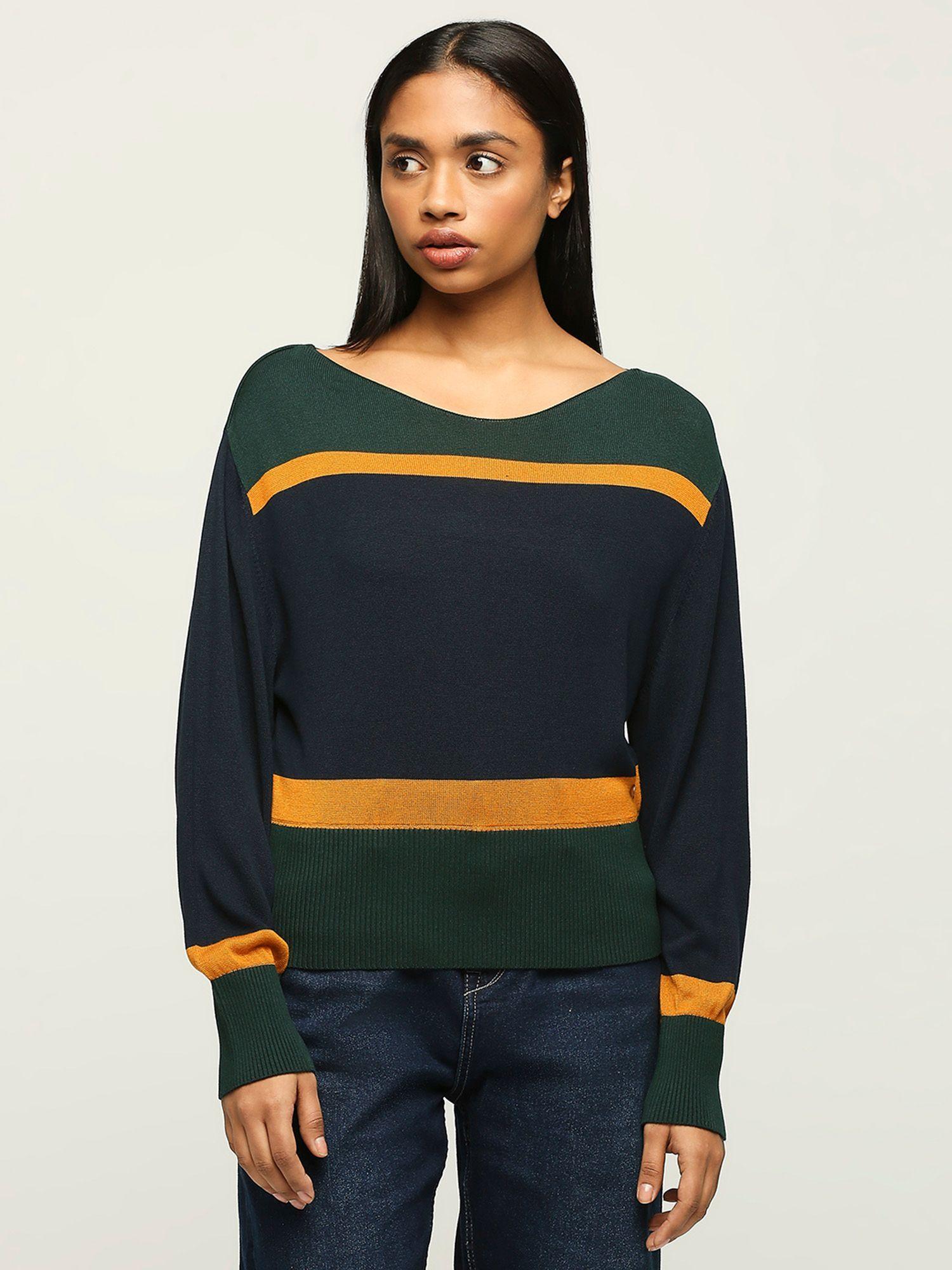 green boat neck full sleeved sweater