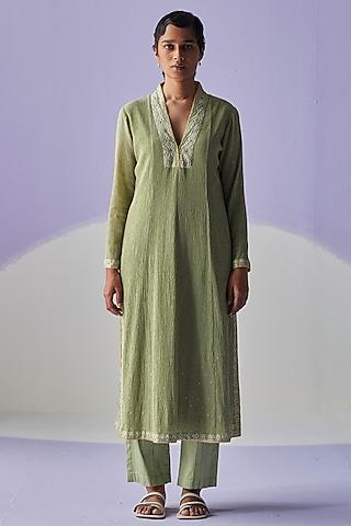 green crinkled fabric embellished kurta set