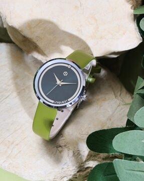 green dial analogue fashion watch with leather strap for women