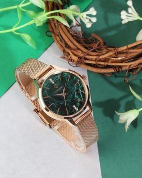 green dial analogue fashion watch with mesh strap for women