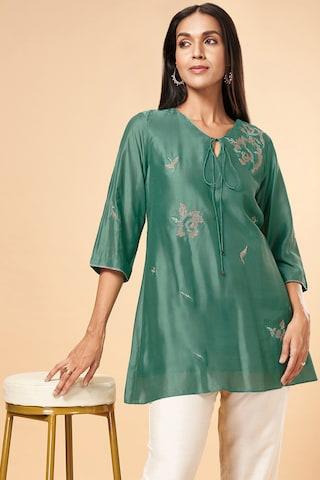 green embroidered casual 3/4th sleeves v neck women regular fit  tunic