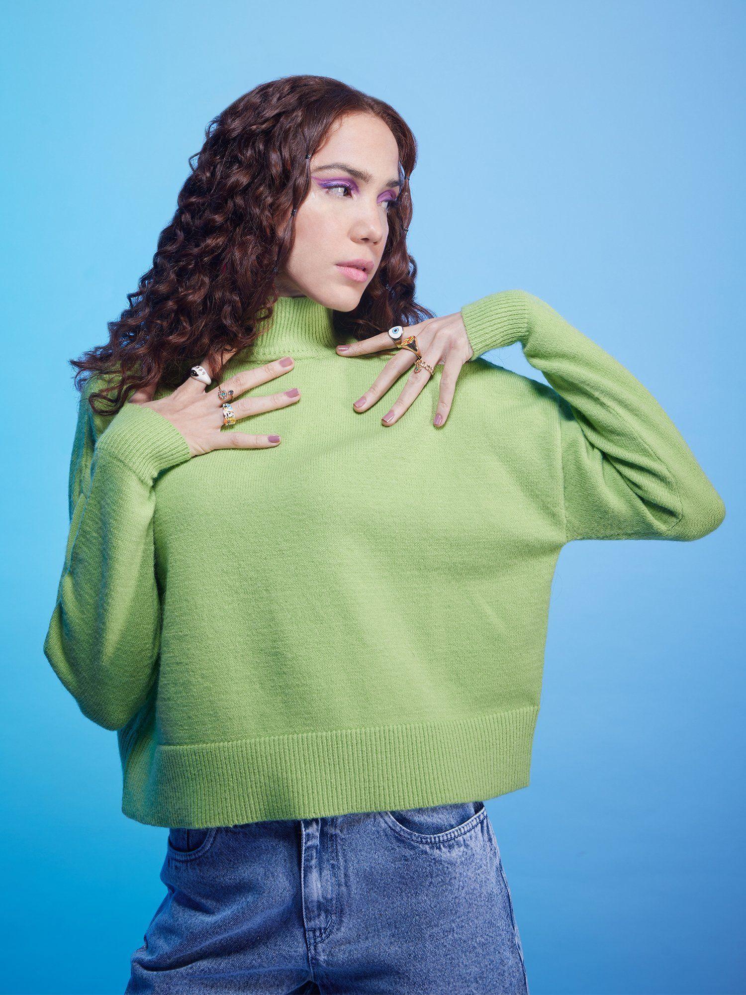 green high neck short sweater